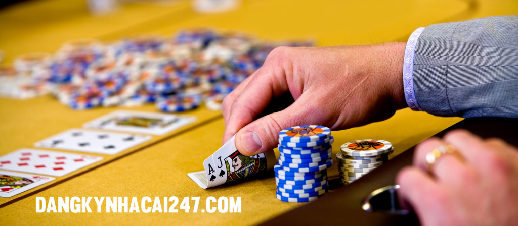 Trong ván đấu Poker có rất nhiều phương án để người chơi lựa chọn